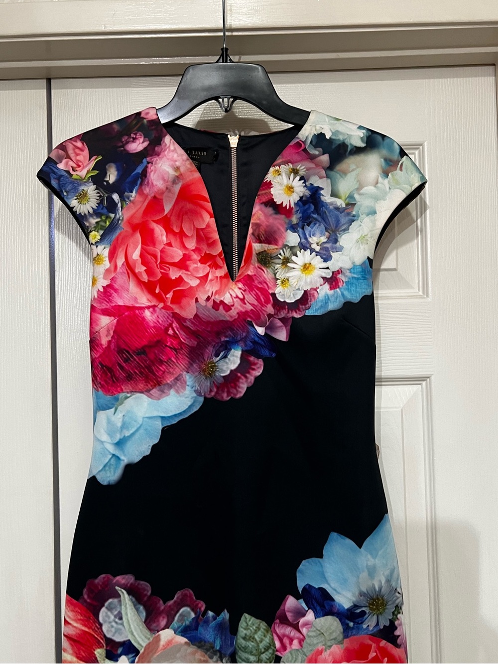 NWT TED BAKER BLACK BRYNEE FLORAL SCUBA SHEATH DRESS SIZE 2(TED BAKER) - Picture 3 of 14